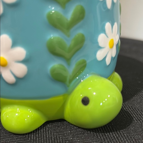 Lang Turtle Mug with Floral Design - Picture 7 of 7